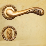 BRASS LEVER ON ROSE