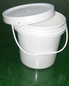 1.5 KG CONTAINER WITH LID AND HANDLE